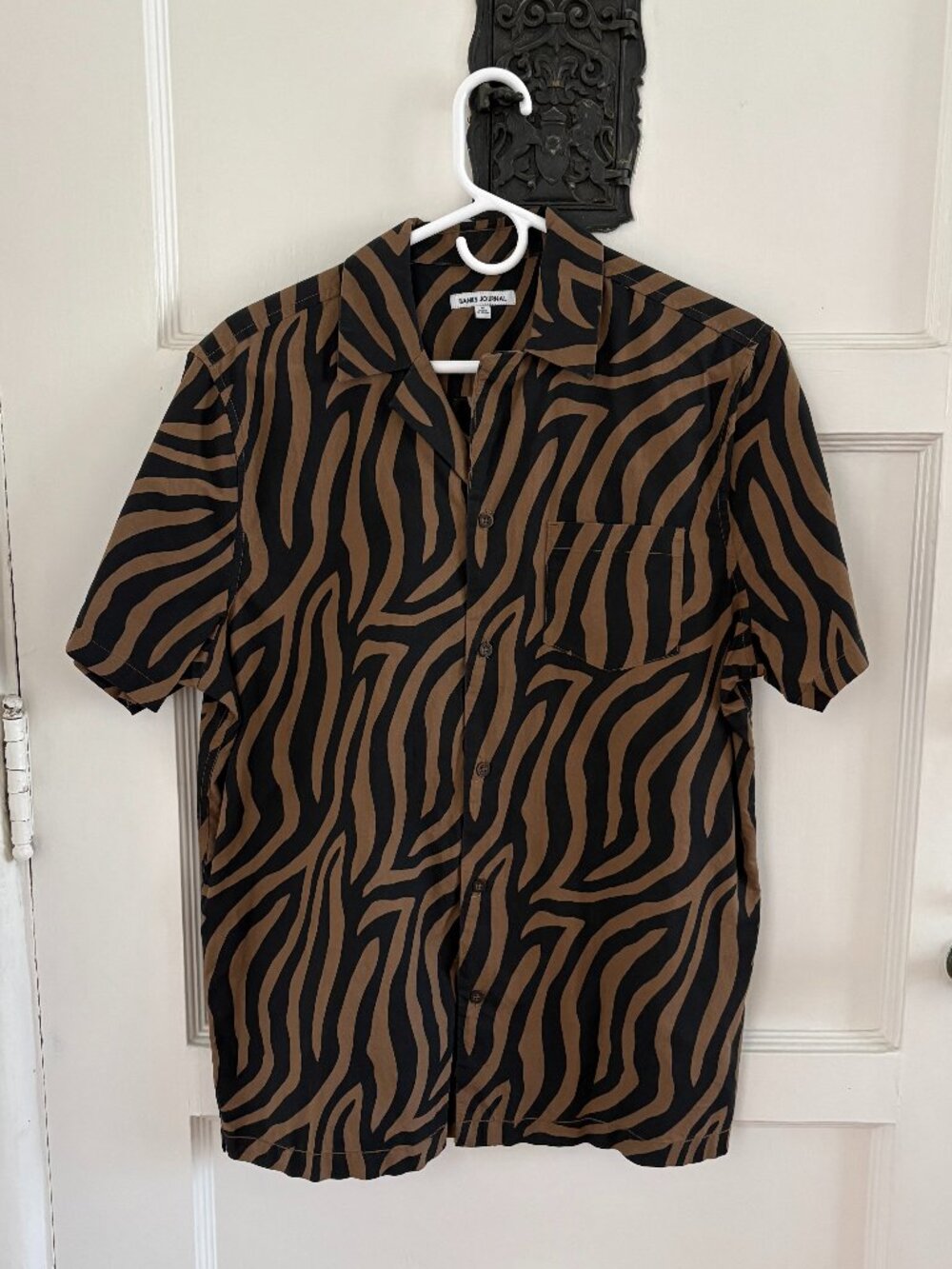 Banks Journal Mens Shirt | Medium | Tiger Print